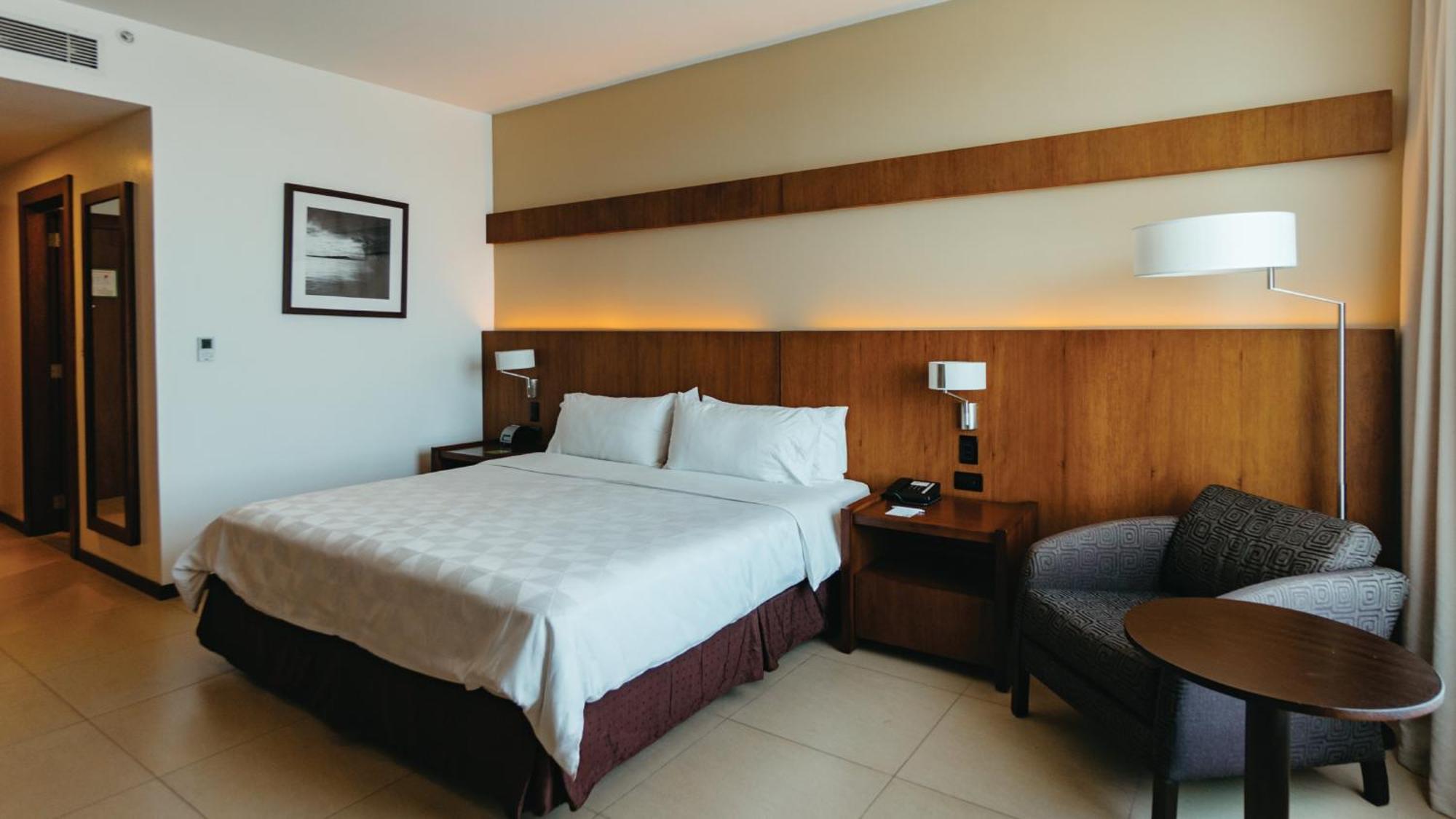 Holiday Inn Guayaquil Airport By Ihg Exterior photo A room at the hotel